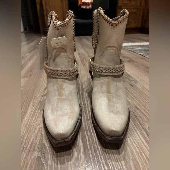 🩷Cleo & Wolf boots🩷 - Picture 5 of 8